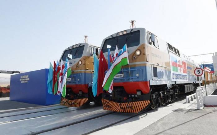 По БТК в Китай отправлен третий экспортный поезд с товарами из Турции

