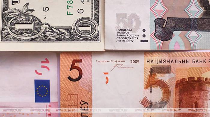 Доллар на торгах 4 марта подорожал, евро и российский рубль подешевели

