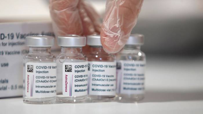 Поставки вакцины AstraZeneca в Чехию решили урезать на 40%