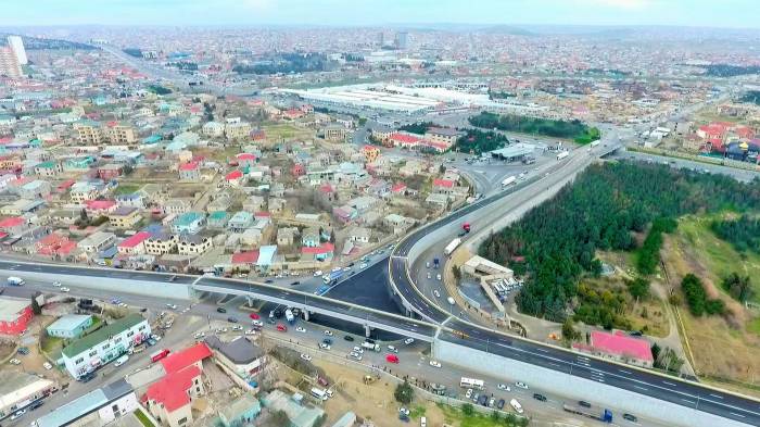 В Бинагадинском районе Баку сдан в эксплуатацию новый путепровод