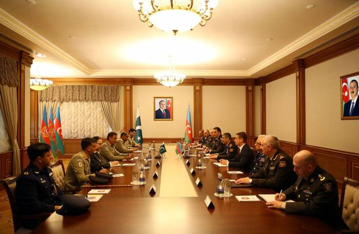 Азербайджан и Пакистан обсудили направления военного сотрудничества