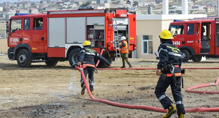 В Баку произошел пожар в частном доме, есть погибший