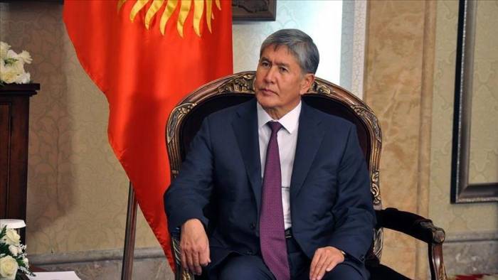 Суд оставил бывшего президента Кыргызстана под стражей