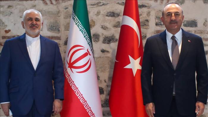Чавушоглу и Зариф обсудили в Стамбуле ситуацию в регионе