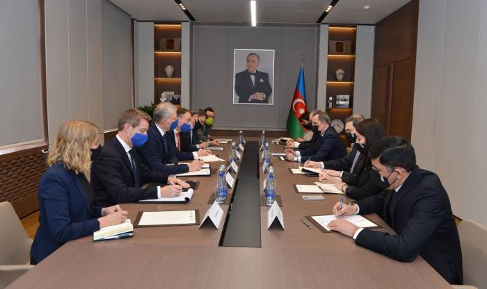 Глава МИД Азербайджана встретился со спецпредставителем ЕС по Южному Кавказу