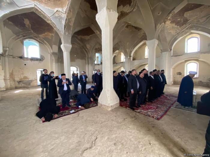 Главы религиозных конфессий в Азербайджане посетили Агдамскую джума-мечеть - ФОТО
