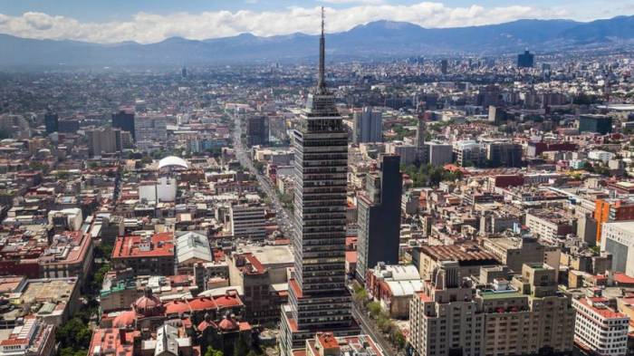 В Мехико построен первый в мире сейсмостойкий небоскреб
