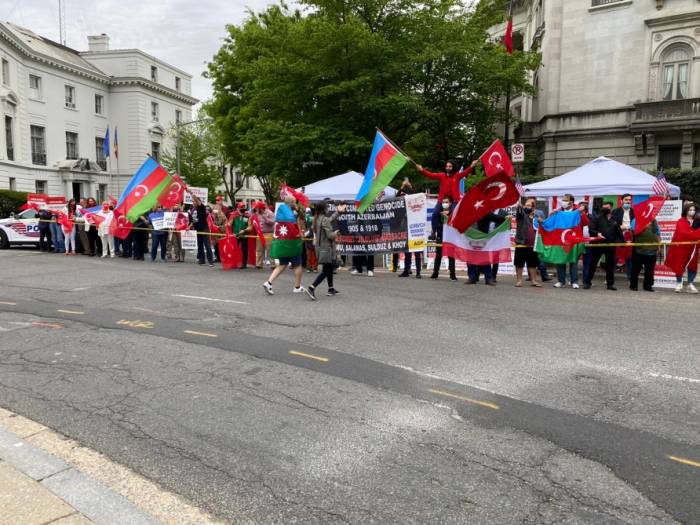 В Вашингтоне состоялась акция протеста турецкой и азербайджанской общин - ФОТО

