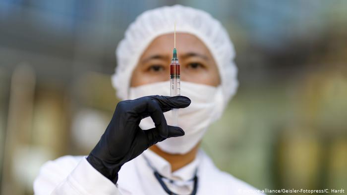 Количество сделанных в мире прививок от коронавируса превысило 1 млрд. 