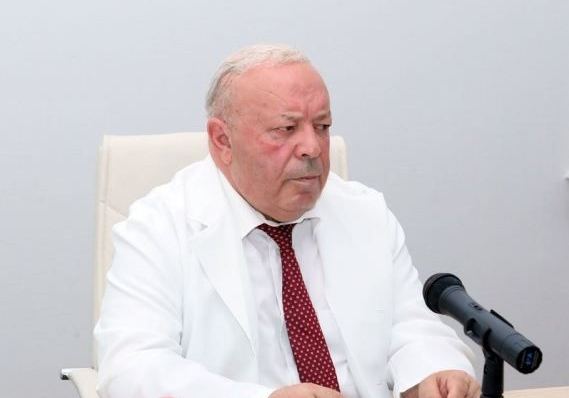 Освобожден от должности главврач Республиканской клинической больницы в Баку

