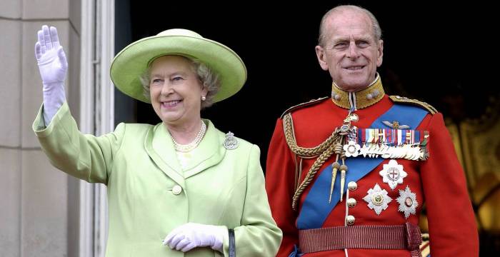 Память принца Филипа почтили орудийным салютом в британских городах