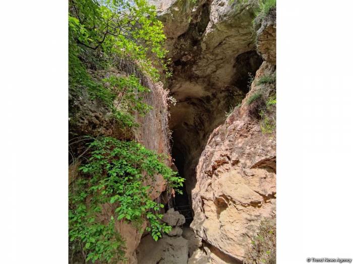 Журналисты побывали в Азыхской пещере в Ходжавендском районе