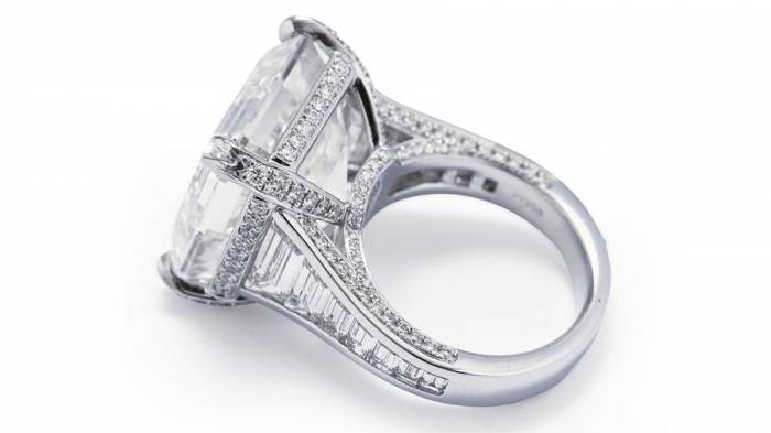 Кольцо с самым крупным бриллиантом Австралии продали за $965 тыс.

