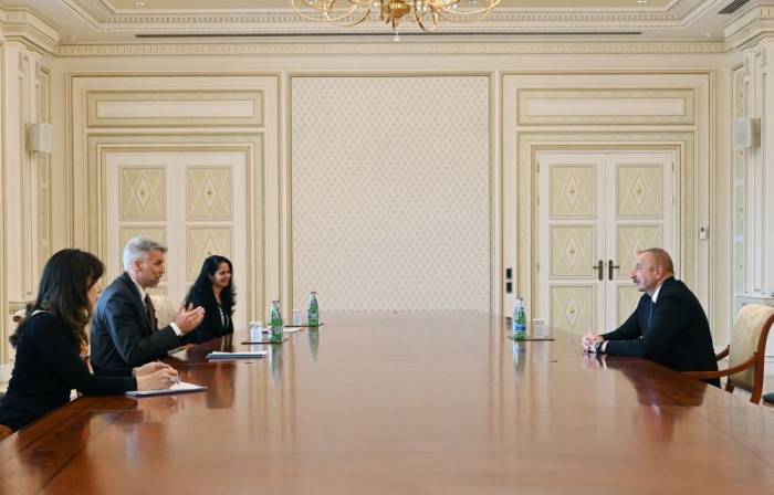 Ильхам Алиев принял регионального директора Всемирного банка