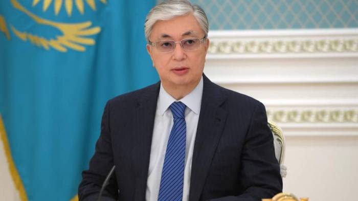 Президент Казахстана привился от коронавируса
