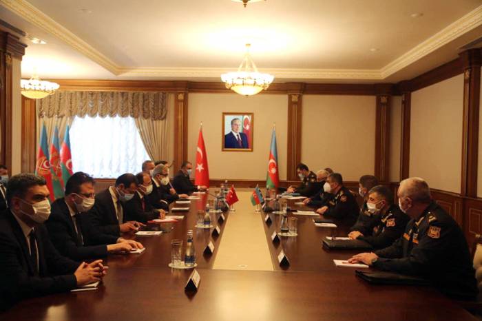 Министр обороны Азербайджана встретился с делегацией от ВПК Турции - ФОТО