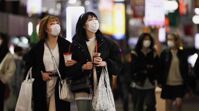 В крупнейших городах Японии вновь введут режим ЧС из-за коронавируса
