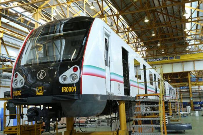 Иран представил свой первый вагон метро