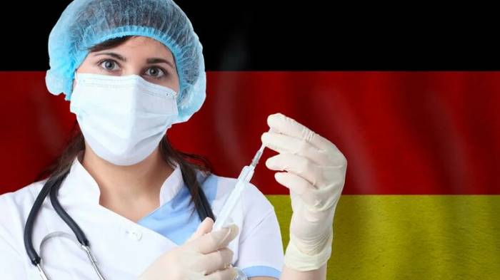 В Германии вакцинированным пообещали привилегии при путешествиях и посещении магазинов