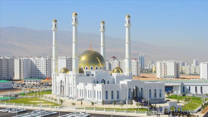 В Туркменистане сняты ограничения на посещение мечетей
