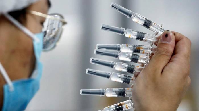 Китайская фармкомпания Sinovac Biotech увеличила производство вакцины до 2 млрд доз в год
