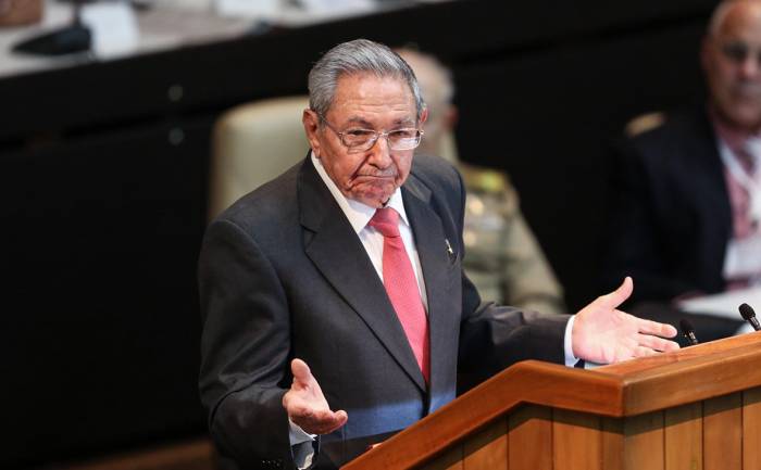 Рауль Кастро ушел с поста руководителя компартии Кубы
