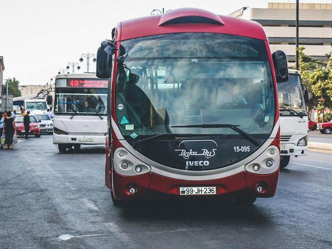 В Баку изменится схема движения автобусов
