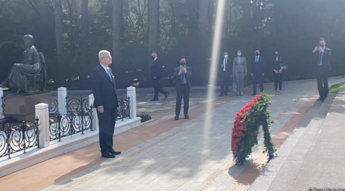 Председатель Генассамблеи ООН посетил могилу великого лидера Гейдара Алиева
