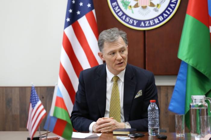 Вашингтон обвиняет Москву в стремлении сохранить конфликт в Карабахе