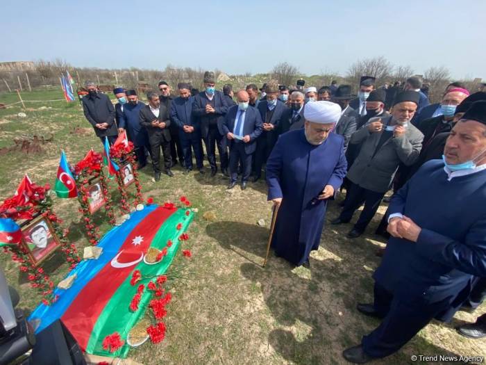Главы религиозных конфессий Азербайджана посетили в Агдаме могилы шехидов - ФОТО