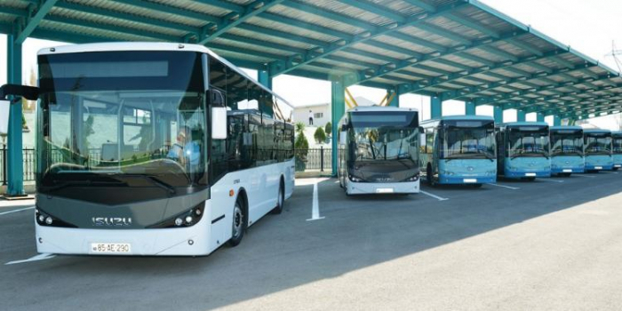В Азербайджане возобновляется автобусное сообщение между районами страны
