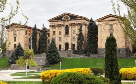 Парламент Армении не проголосовал за избрание Пашиняна новым премьером
