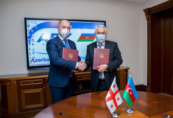 Железные дороги Азербайджана и Грузии подписали протокол о сотрудничестве
