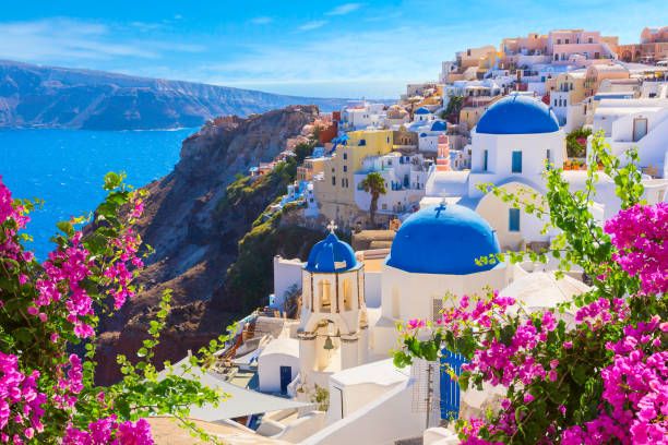 Греция открыла границы для туристов без ограничений

