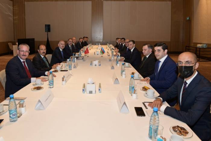Между Азербайджаном и Турцией обсуждено сотрудничество по спутниковым услугам
