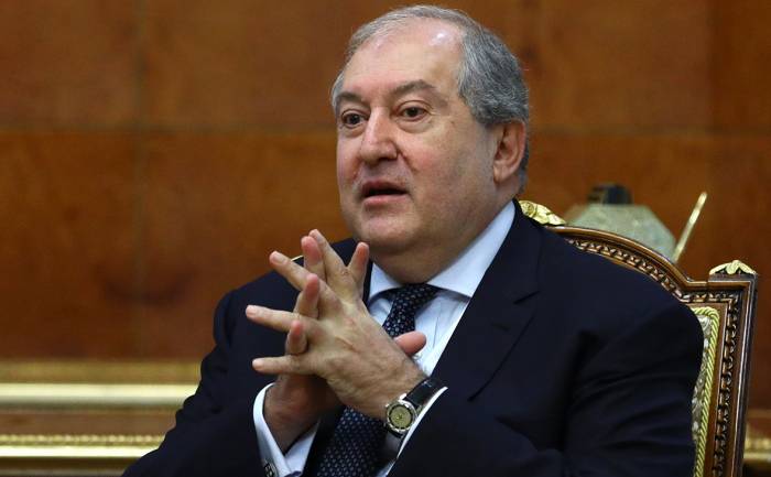 "Тишайший" Саркисян: Против президента Армении возбуждено уголовное дело