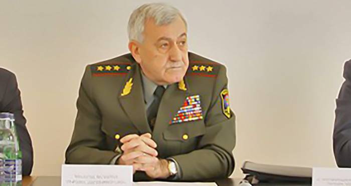 Экс-министру обороны Армении изменили обвинение
