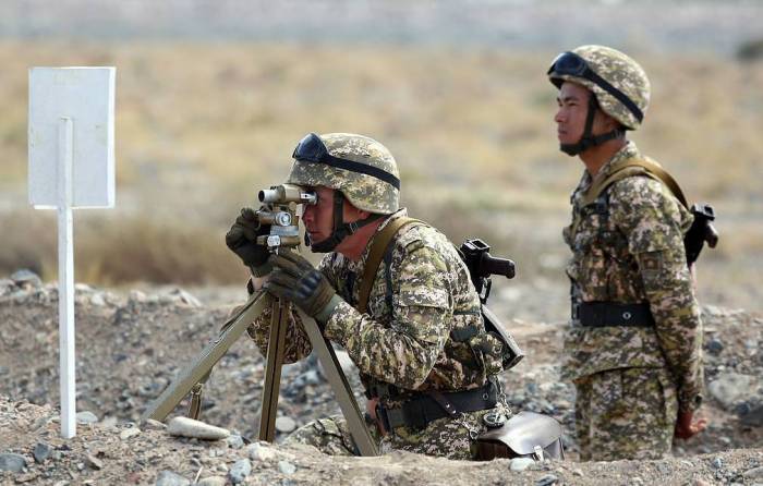 Киргизия и Таджикистан завершили отвод войск от границы
