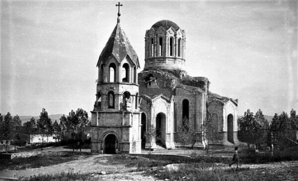 Русский храм в Шуше: Перекраивание кровли от правды не спасет