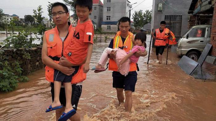 Более 70 тыс. человек в Китае оказались в зоне бедствия из-за сильных ливней