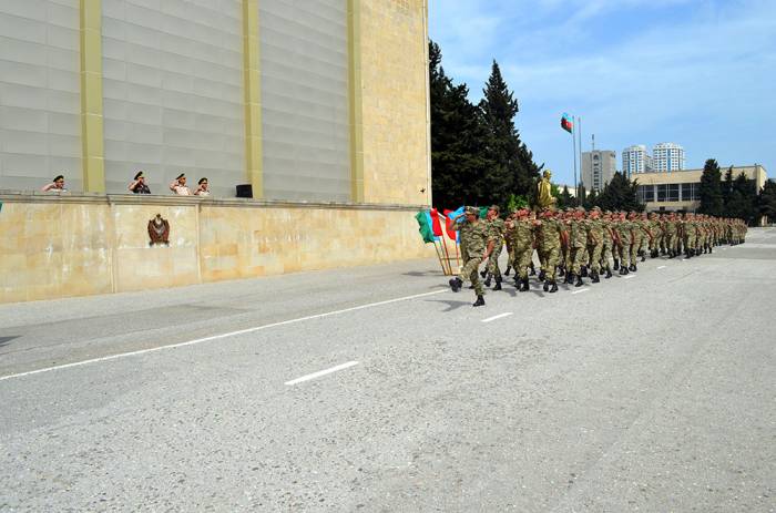 В Азербайджане прошла церемония выпуска военнослужащих - ВИДЕО