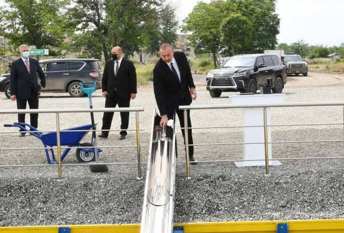 Ильхам Алиев заложил фундамент нового здания школы N1 в Агдаме
