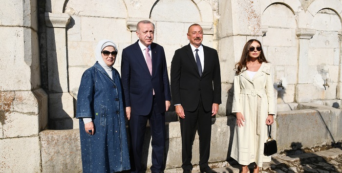 Президенты Азербайджана и Турции побывали на источнике «Хан гызы» в Шуше