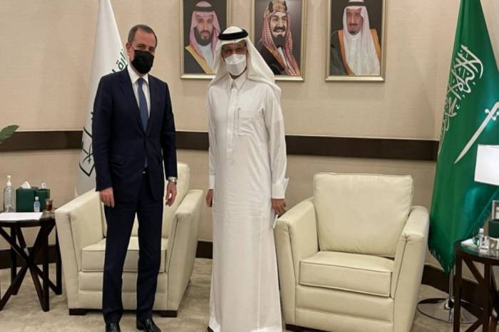 Джейхун Байрамов встретился с министром инвестиций Королевства Саудовская Аравия