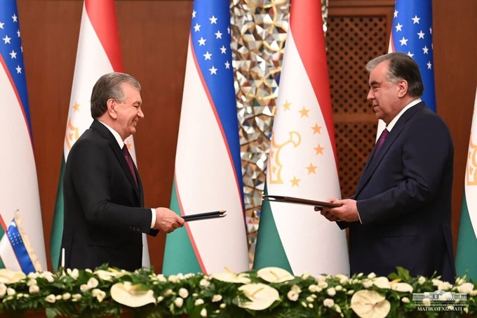 Узбекистан и Таджикистан подписали соглашение о строительстве двух ГЭС 
