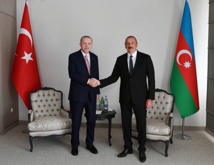 Состоялась встреча Президентов Азербайджана и Турции один на один