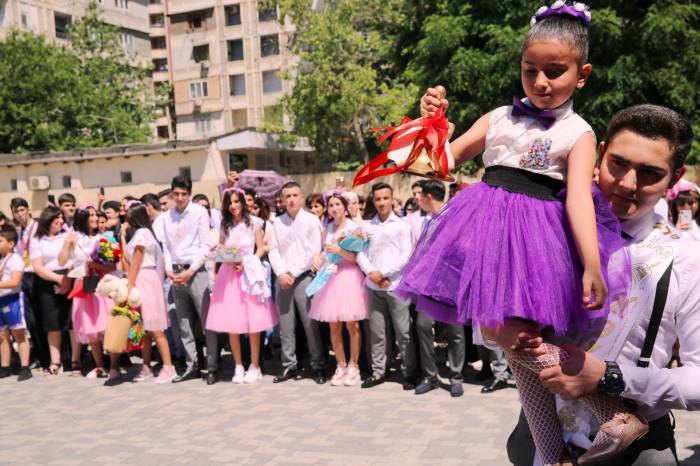 В этом году в азербайджанских школах будет организован последний звонок