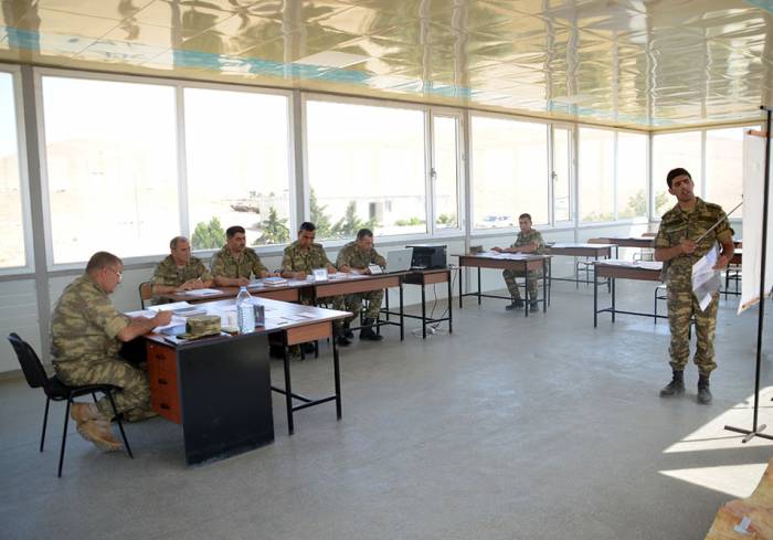 В Азербайджанском высшем военном училище проводятся госэкзамены - 