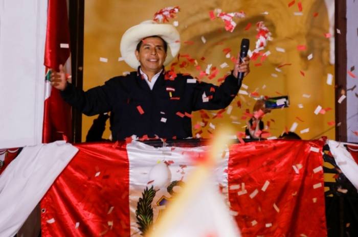 Педро Кастильо победил на президентских выборах в Перу
