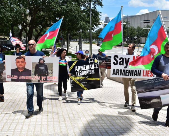 В США прошла акция протеста против непредоставления Арменией Азербайджану карт минных полей - ФОТО